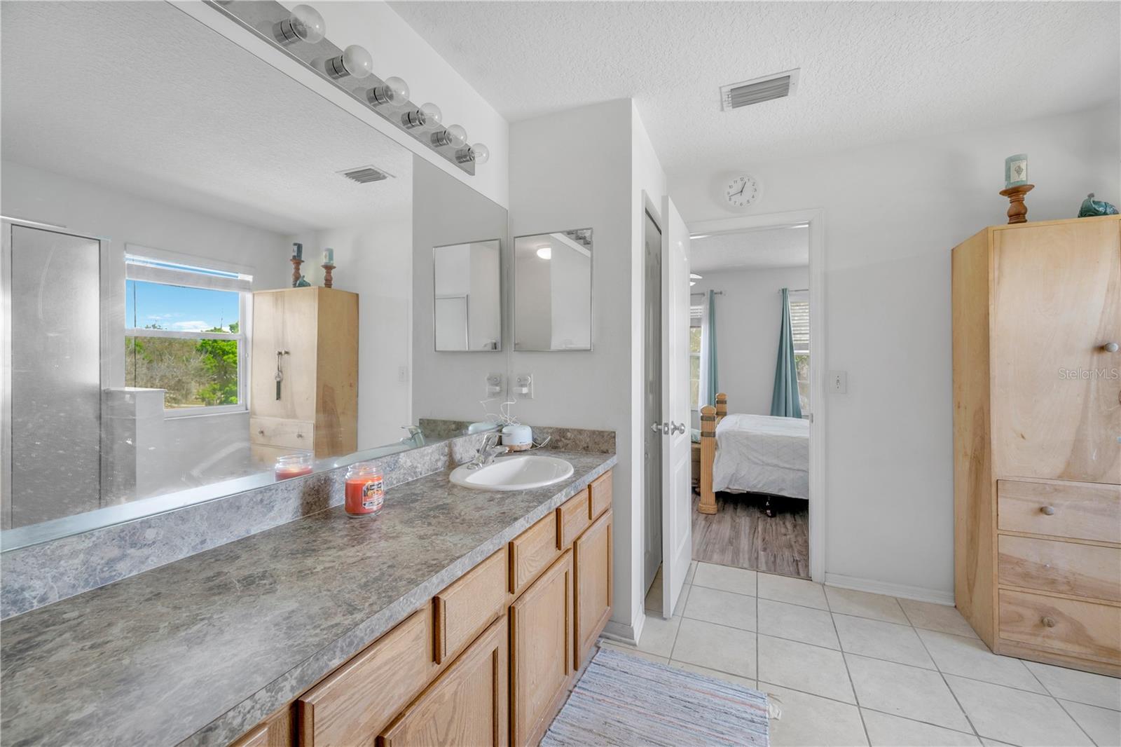 Image 24 of 67 For 3024 Girvan Drive