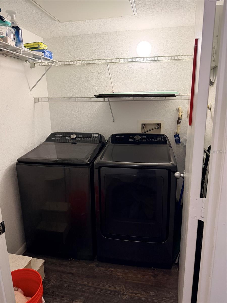 Image 22 of 22 For 2320 Azeele Street 327