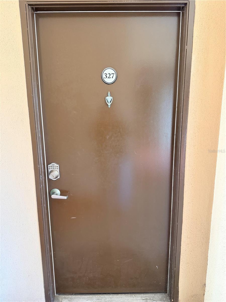 Image 4 of 22 For 2320 Azeele Street 327