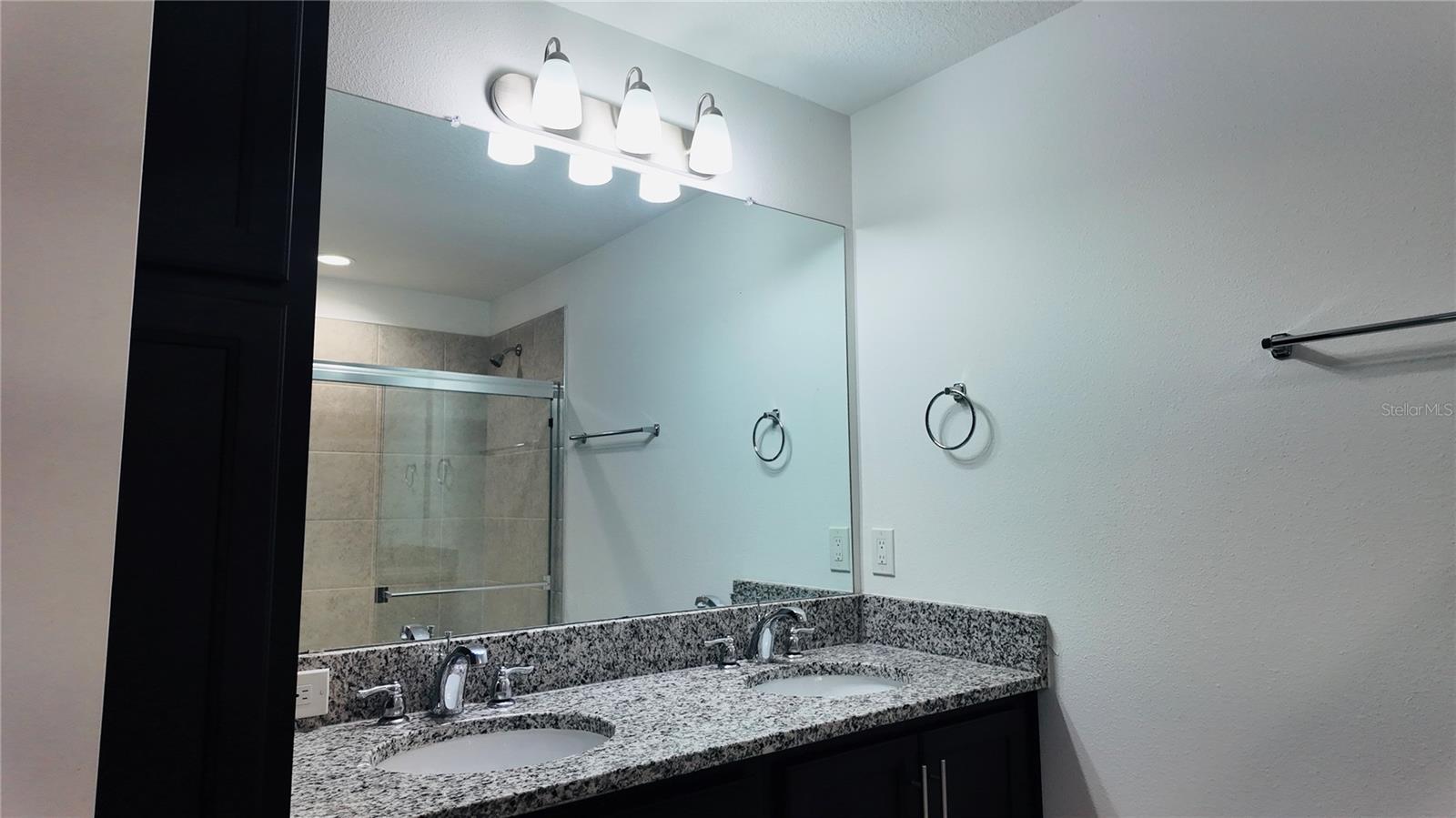 Image 17 of 27 For 2916 15th Avenue 1