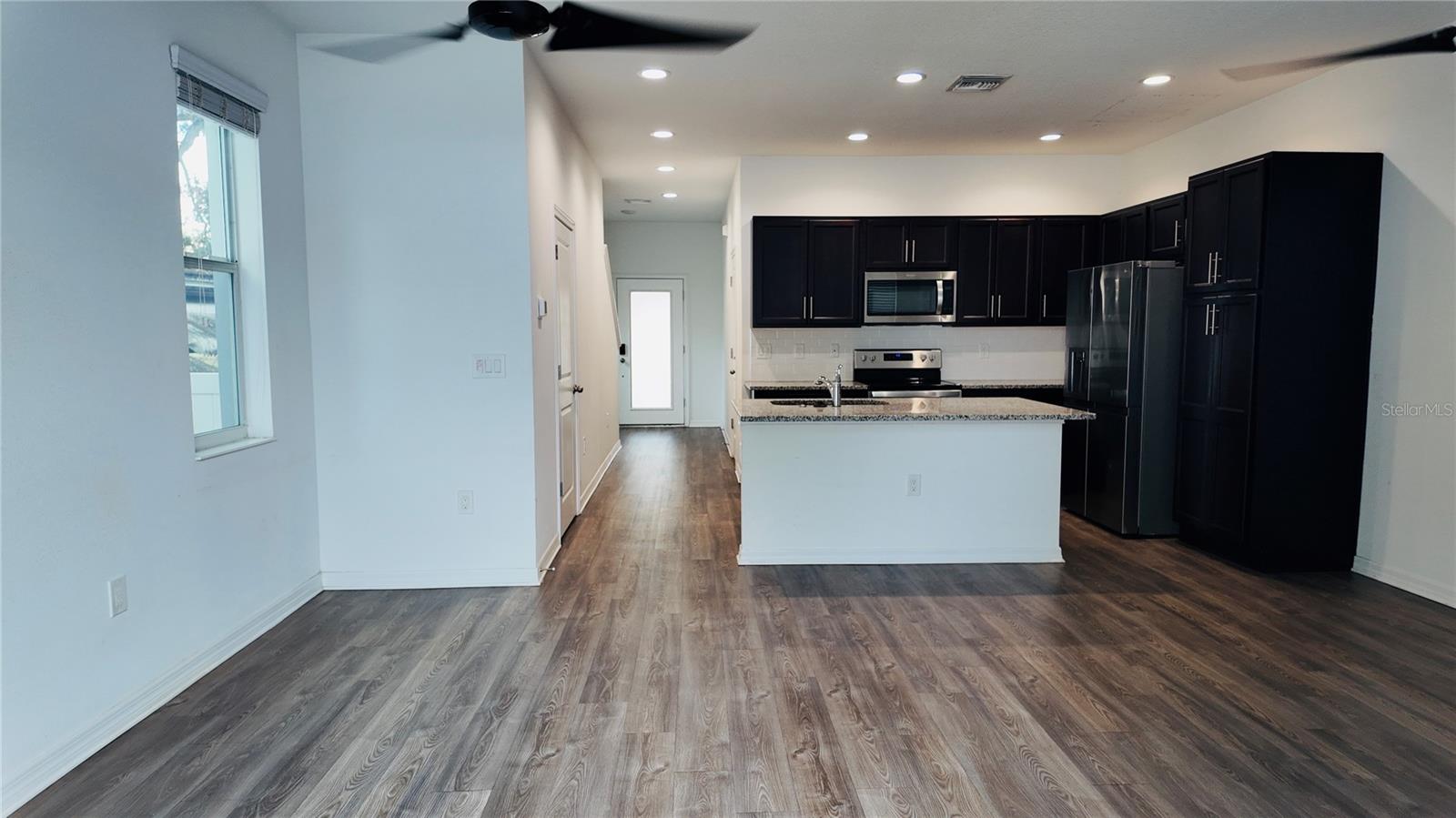 Image 9 of 27 For 2916 15th Avenue 1