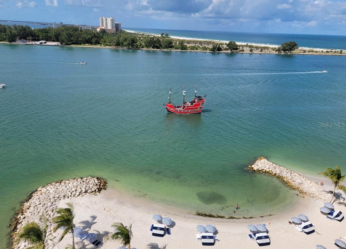 Listing photo id 9 for 691 Gulfview Boulevard 1510