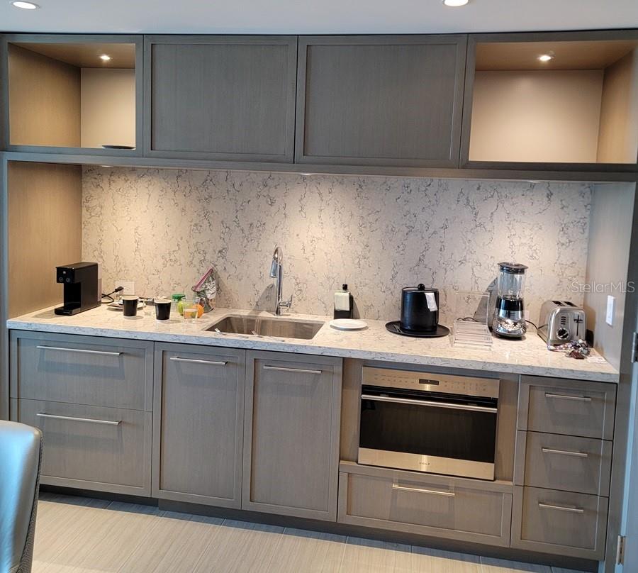 Listing photo id 26 for 691 Gulfview Boulevard 1510