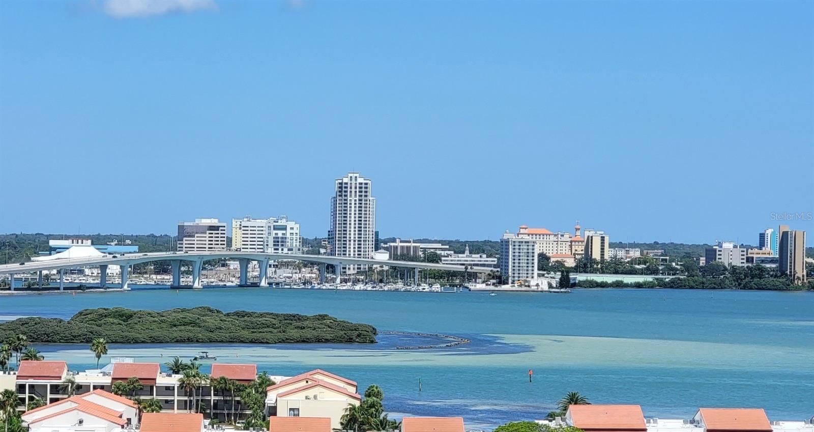 Listing photo id 4 for 691 Gulfview Boulevard 1510