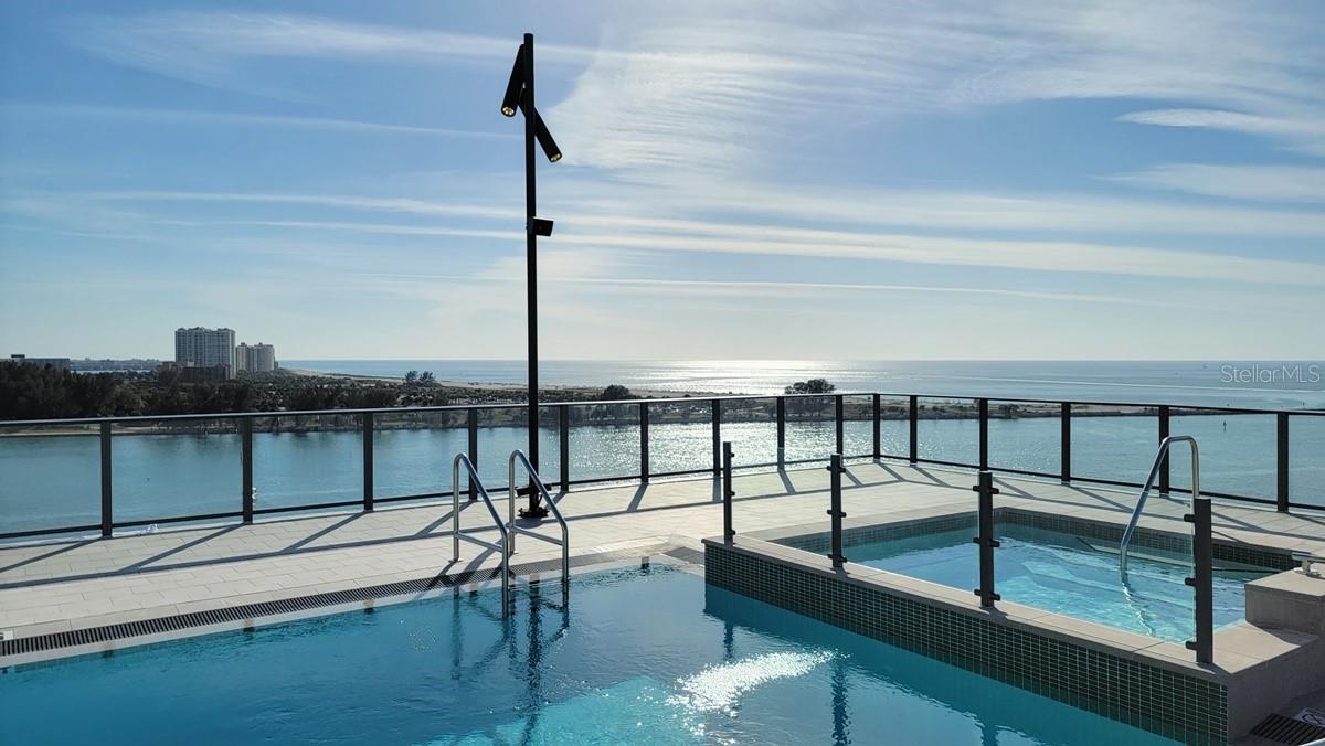 Listing photo id 61 for 691 Gulfview Boulevard 1510