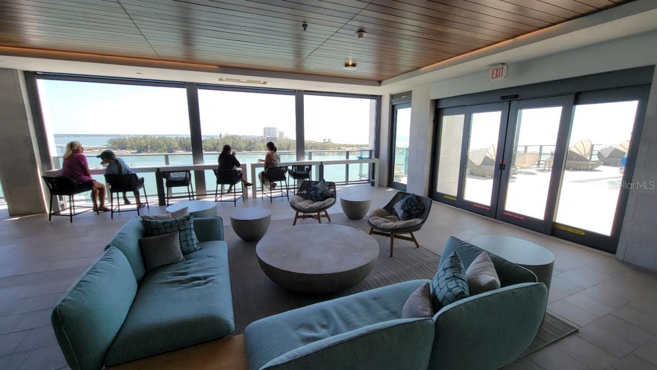 Listing photo id 65 for 691 Gulfview Boulevard 1510