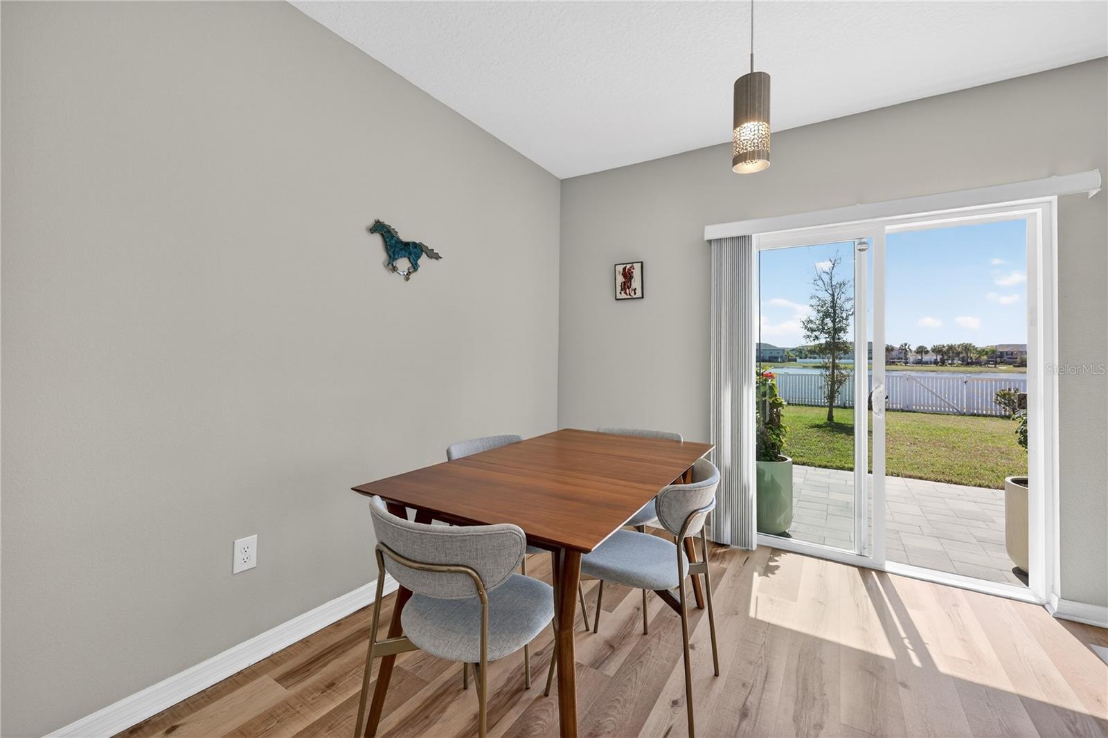 Image 15 of 59 For 416 Royal Empress Drive