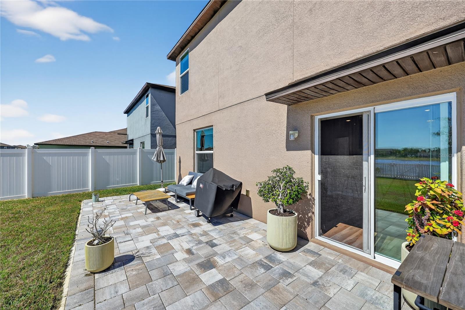 Image 16 of 59 For 416 Royal Empress Drive