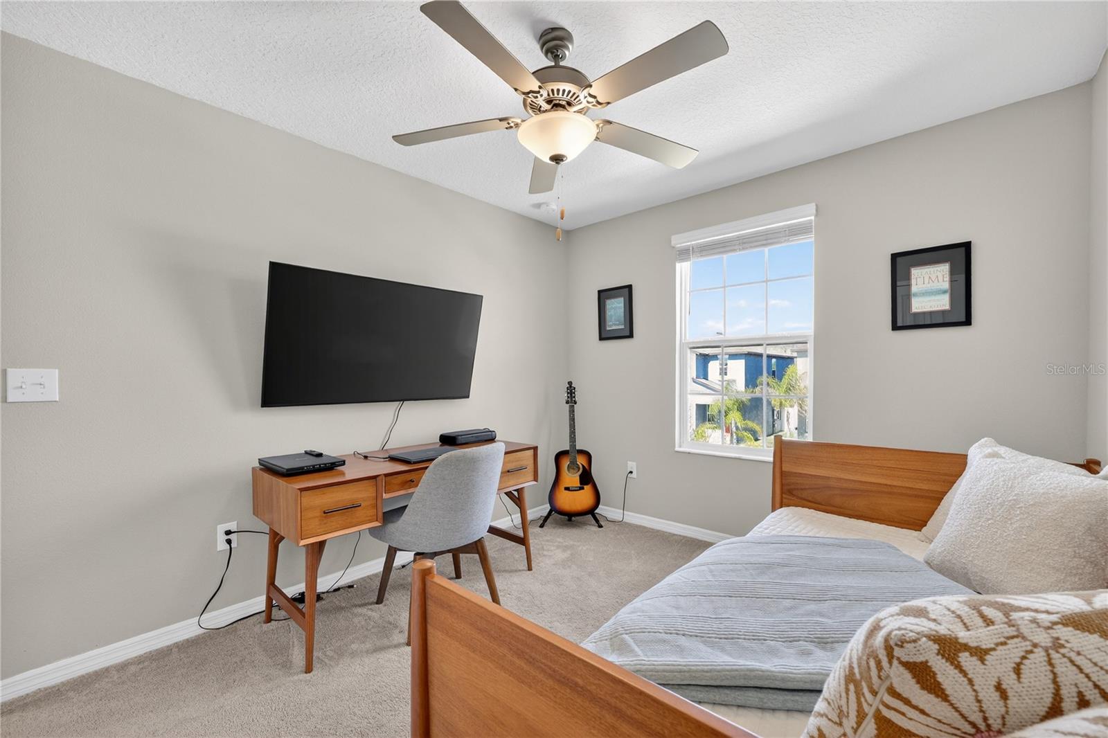 Image 32 of 59 For 416 Royal Empress Drive