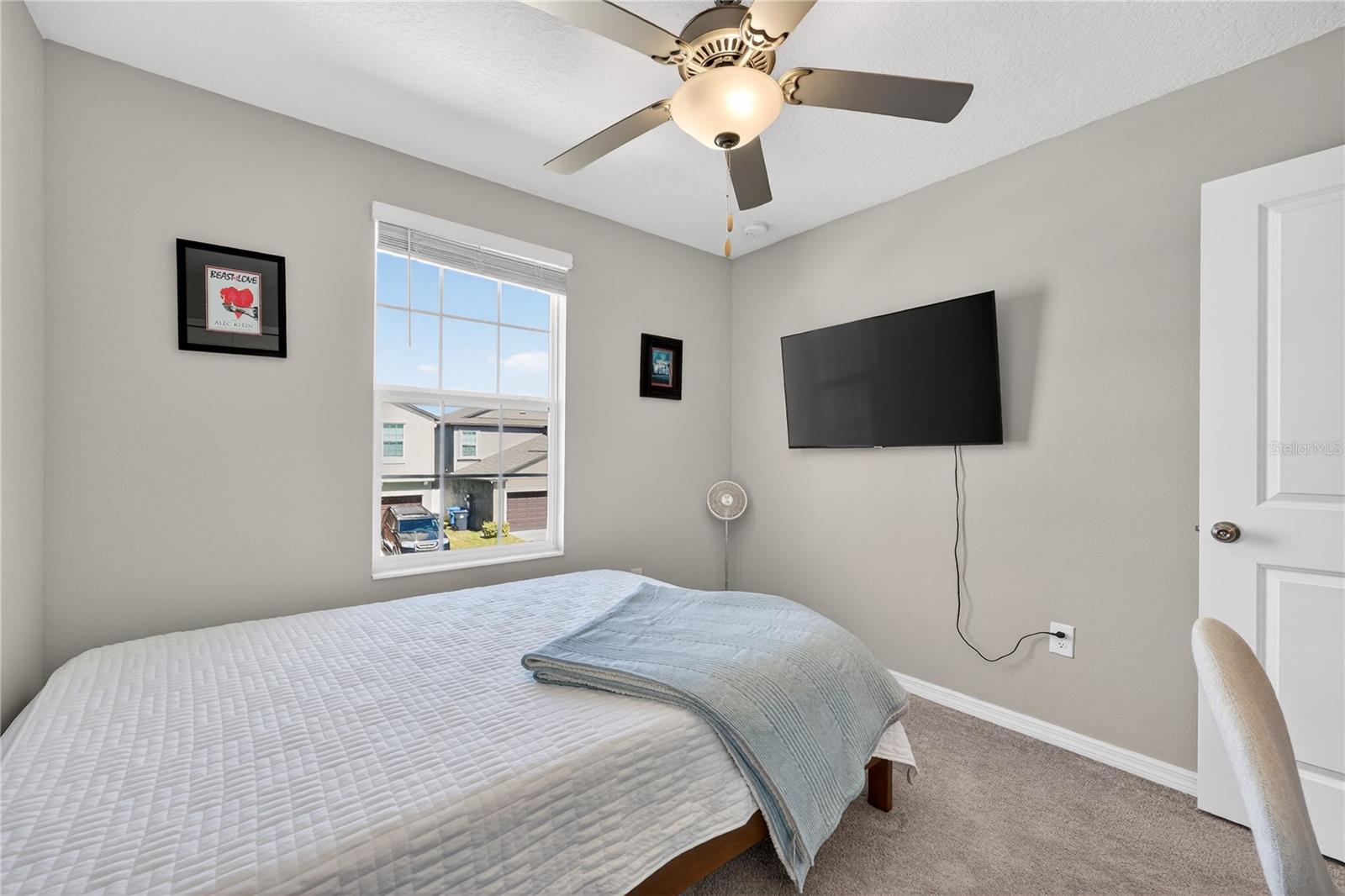 Image 34 of 59 For 416 Royal Empress Drive