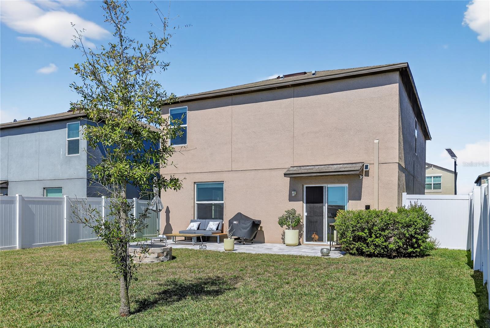 Image 40 of 59 For 416 Royal Empress Drive