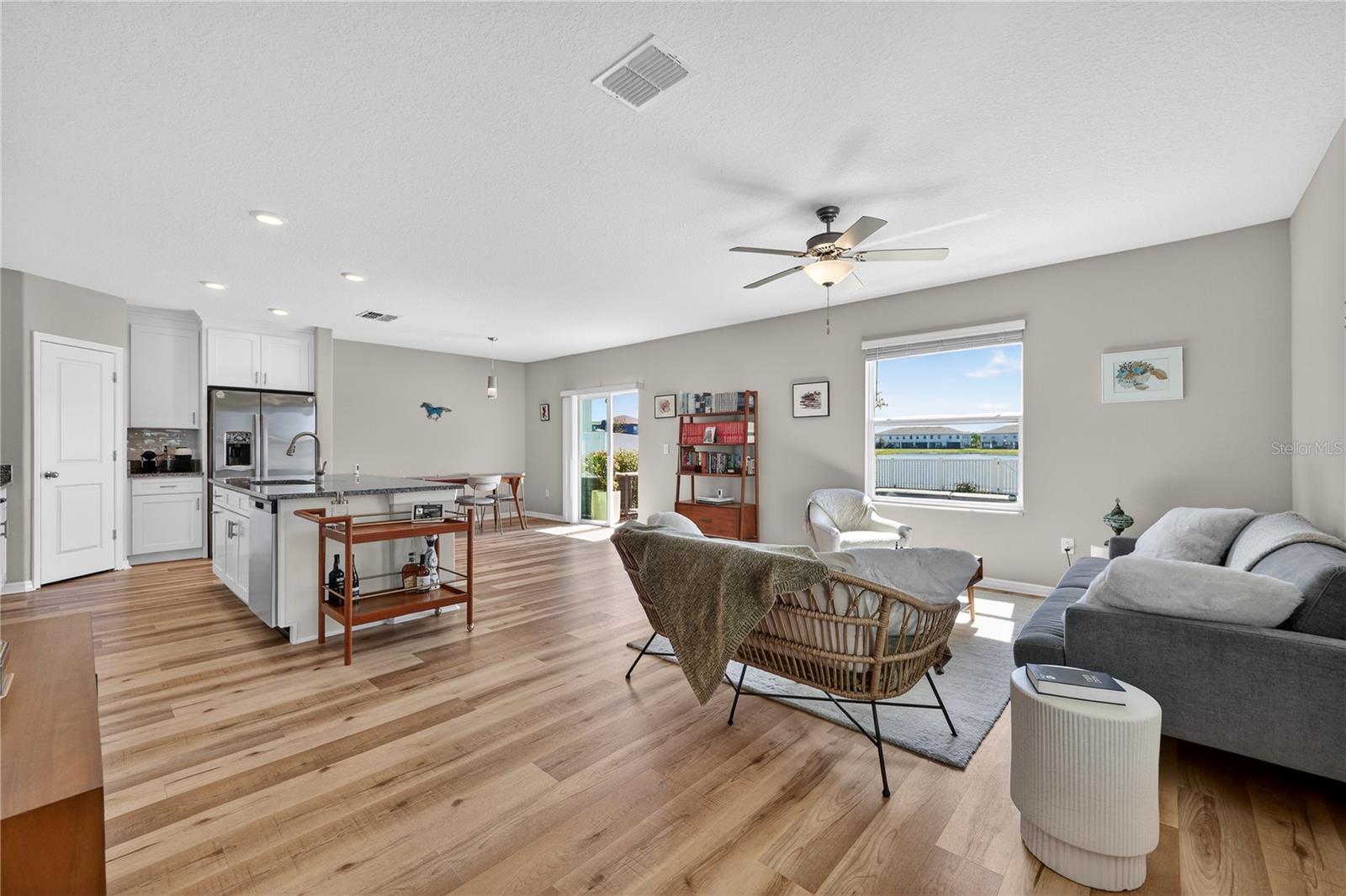 Image 8 of 59 For 416 Royal Empress Drive