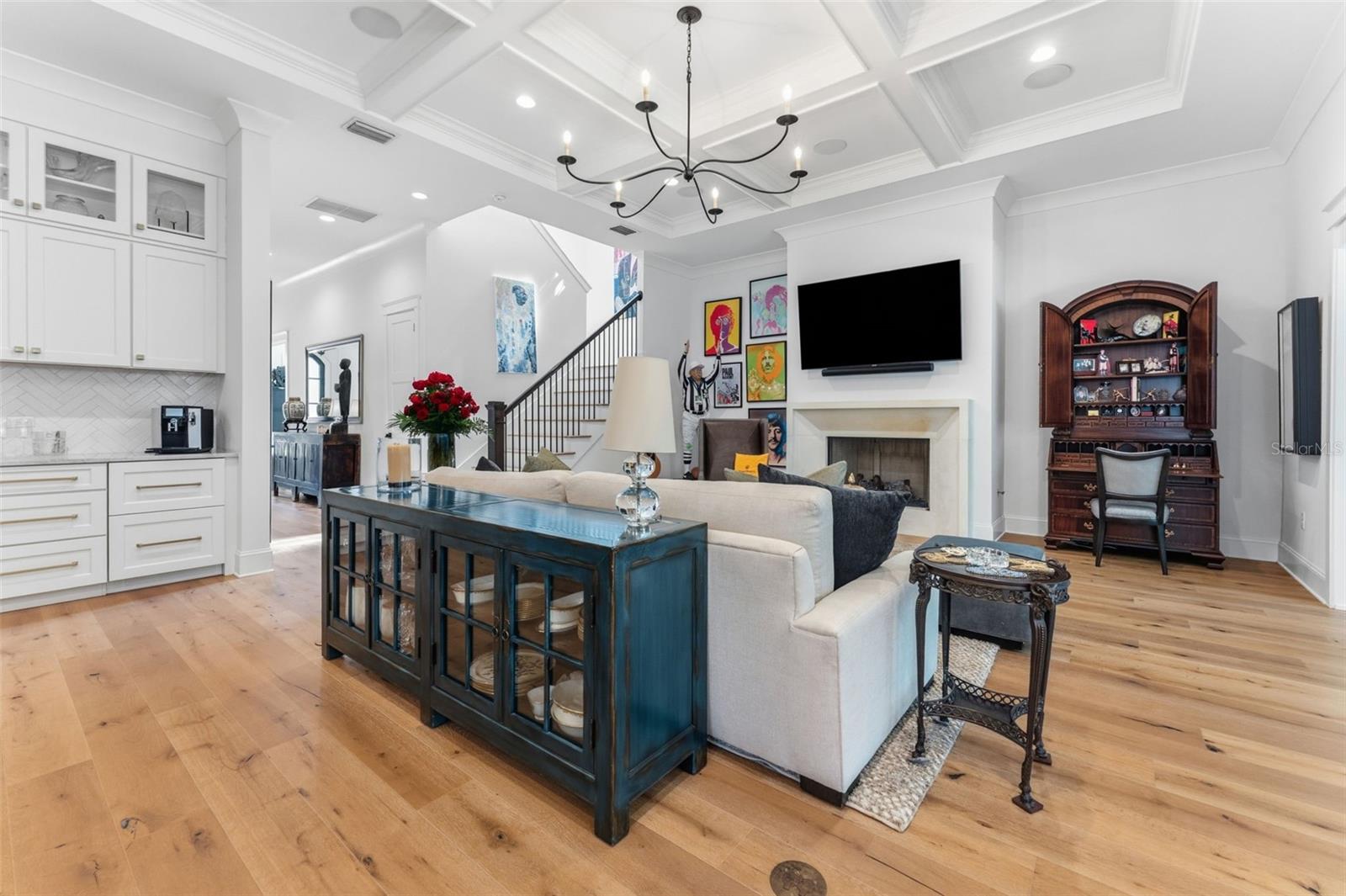 Image 10 of 79 For 209 Hubert Avenue