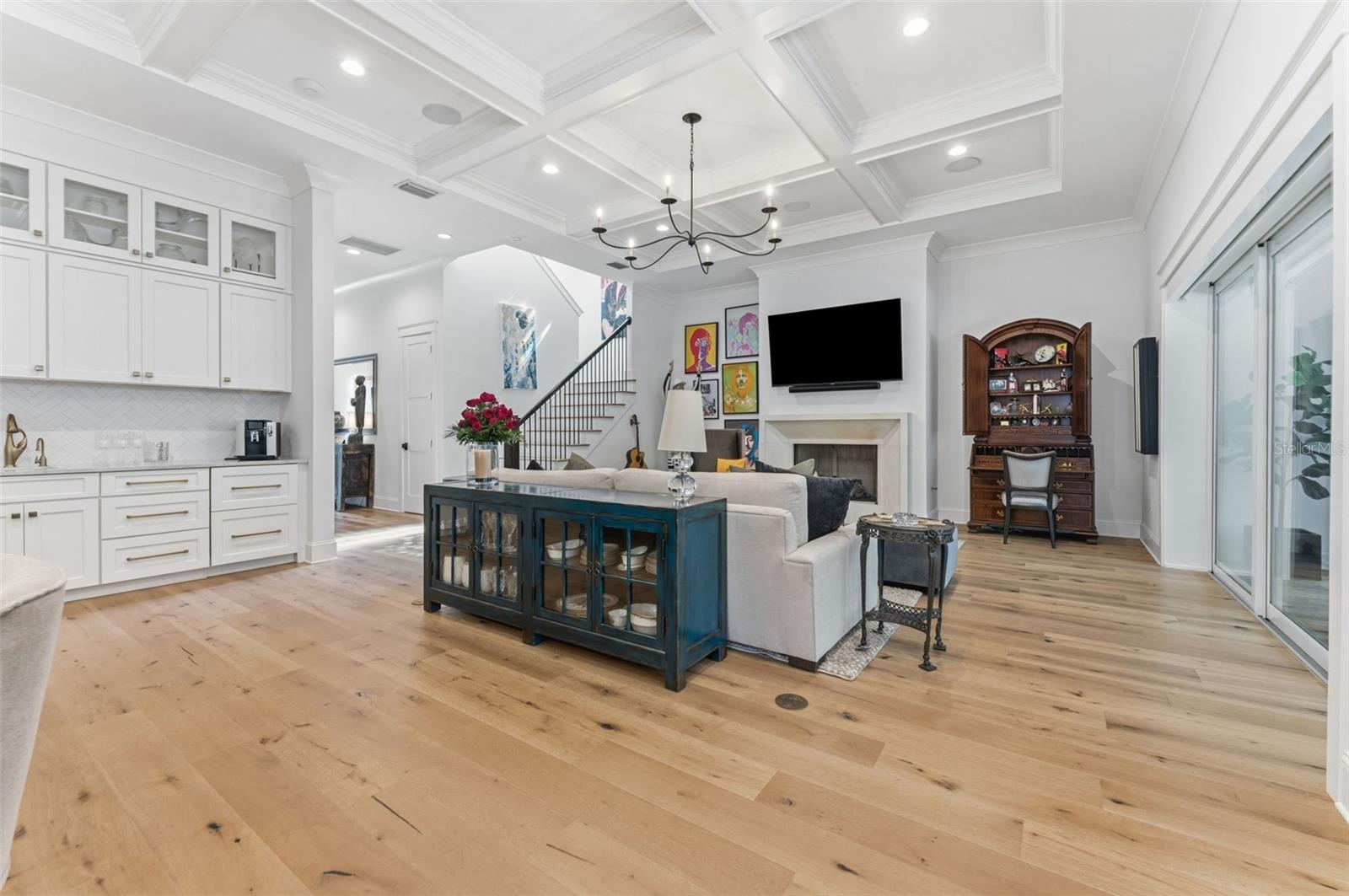 Image 13 of 79 For 209 Hubert Avenue