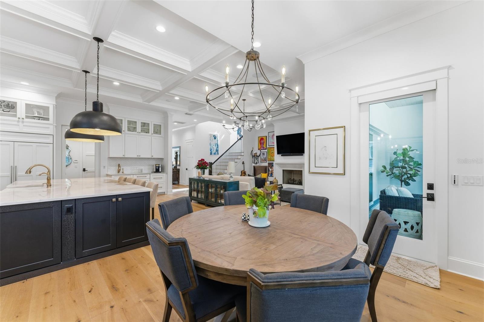 Image 17 of 79 For 209 Hubert Avenue