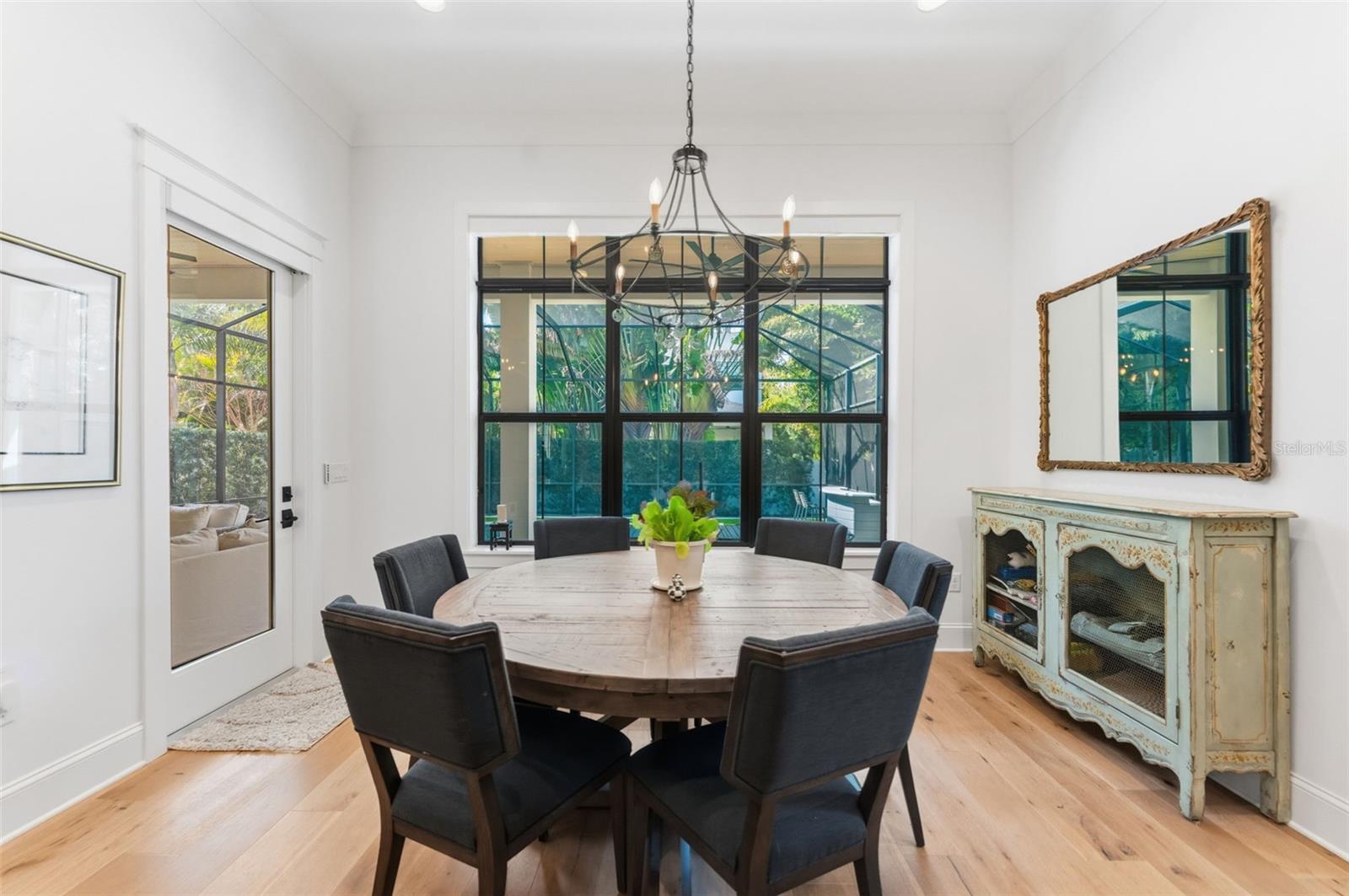 Image 19 of 79 For 209 Hubert Avenue