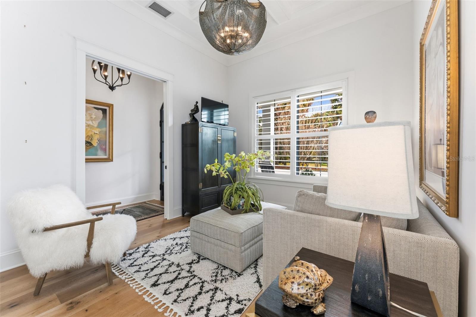 Image 26 of 79 For 209 Hubert Avenue