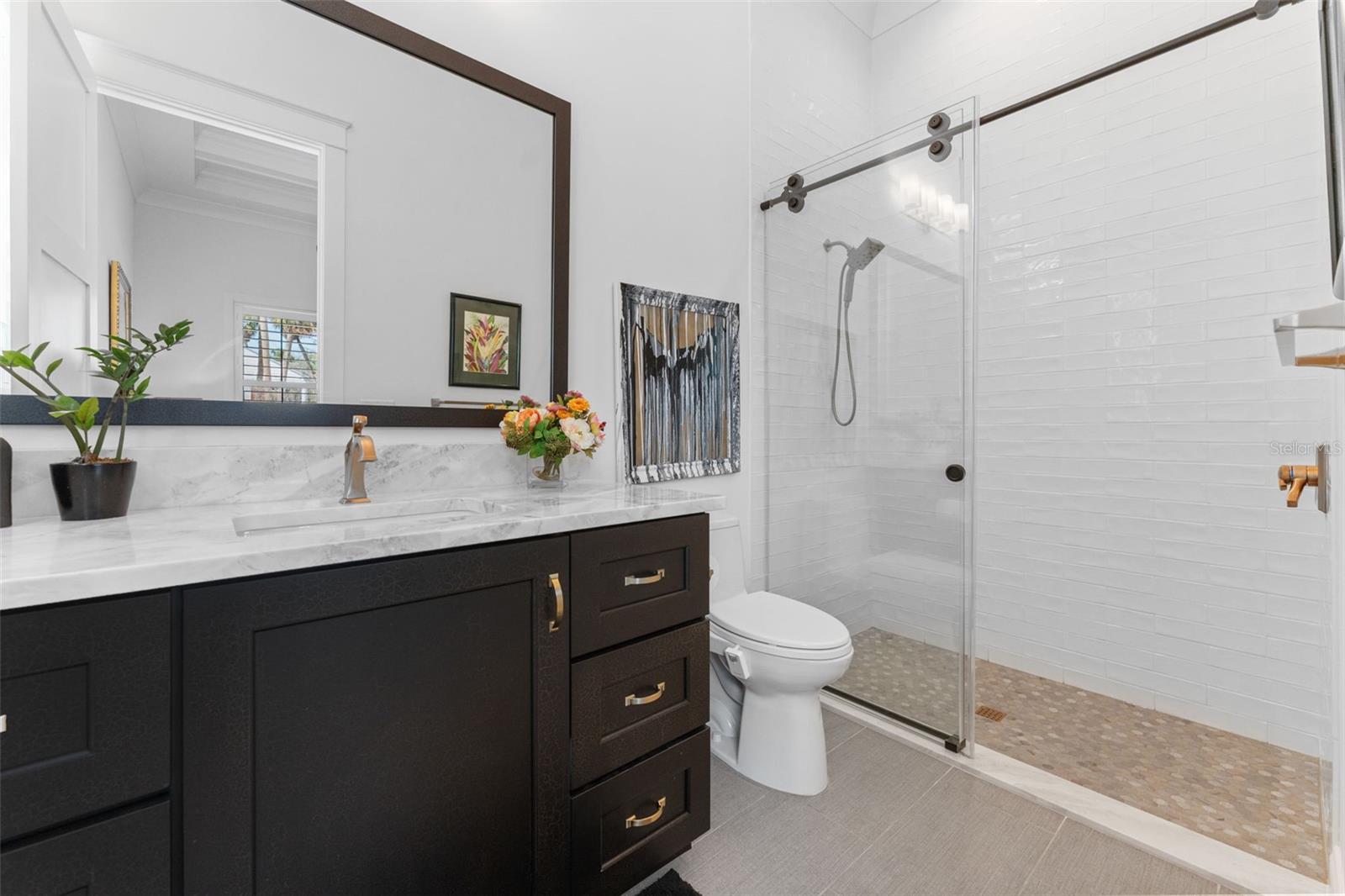 Image 28 of 79 For 209 Hubert Avenue