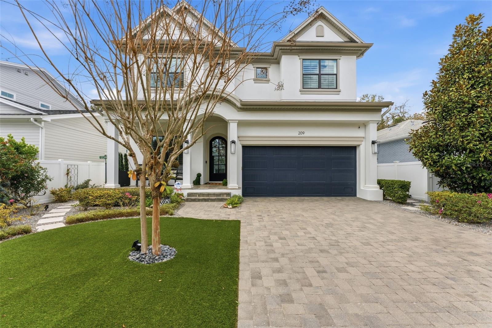 Image 3 of 79 For 209 Hubert Avenue