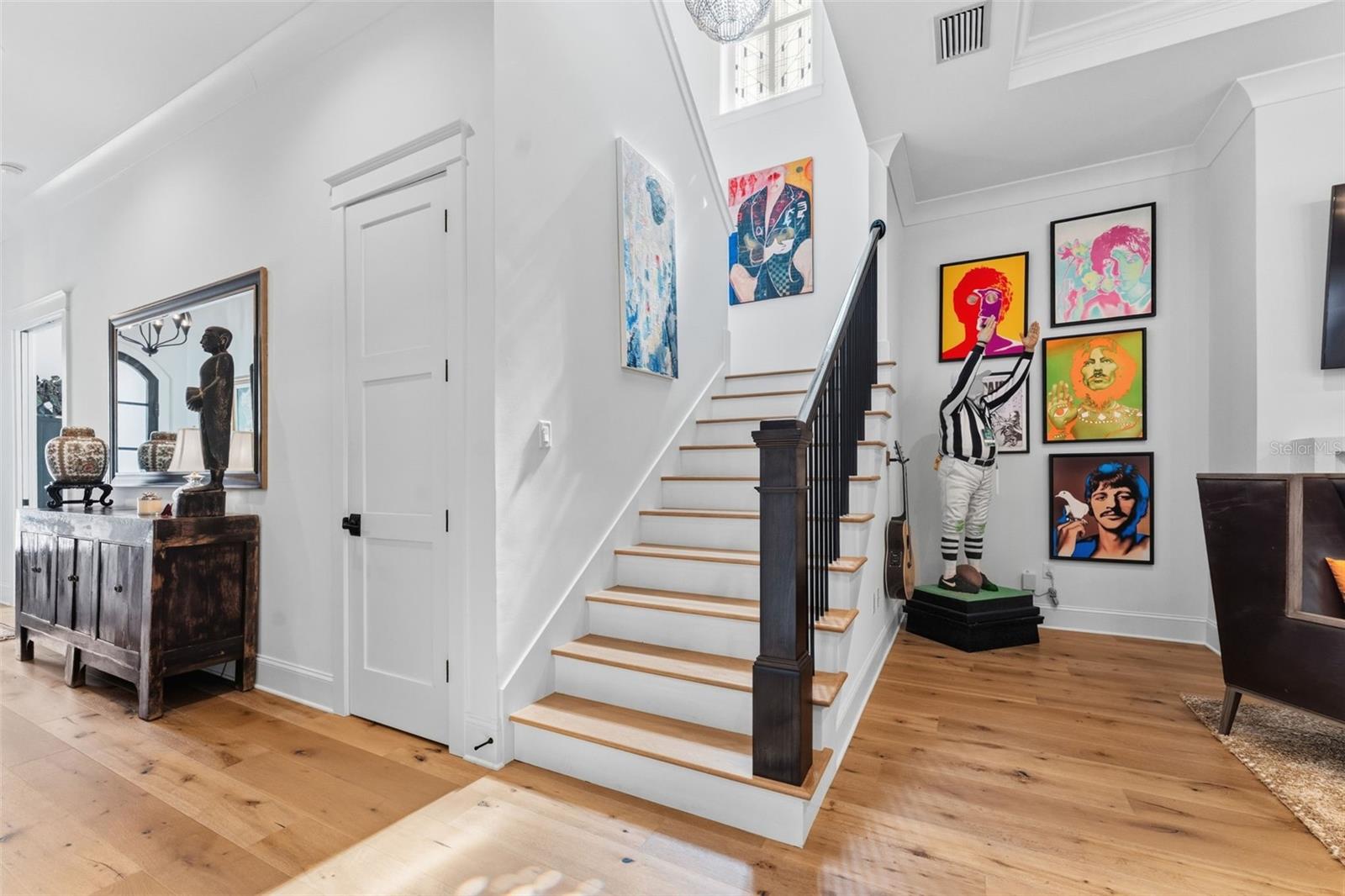 Image 32 of 79 For 209 Hubert Avenue