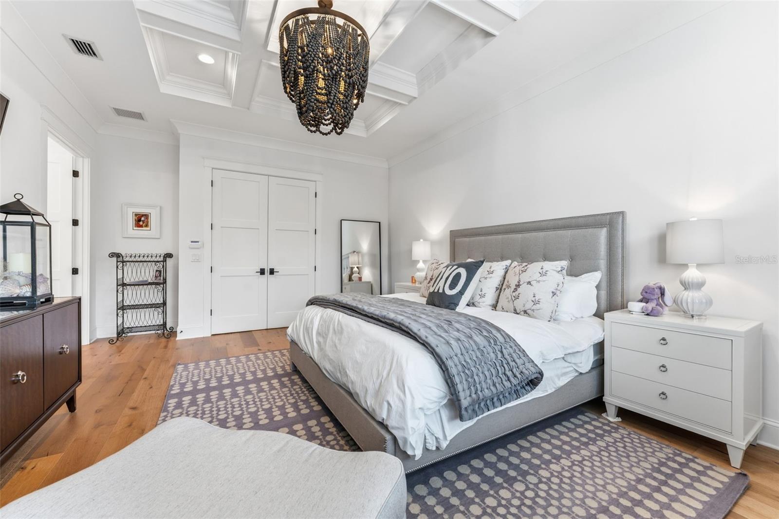 Image 36 of 79 For 209 Hubert Avenue