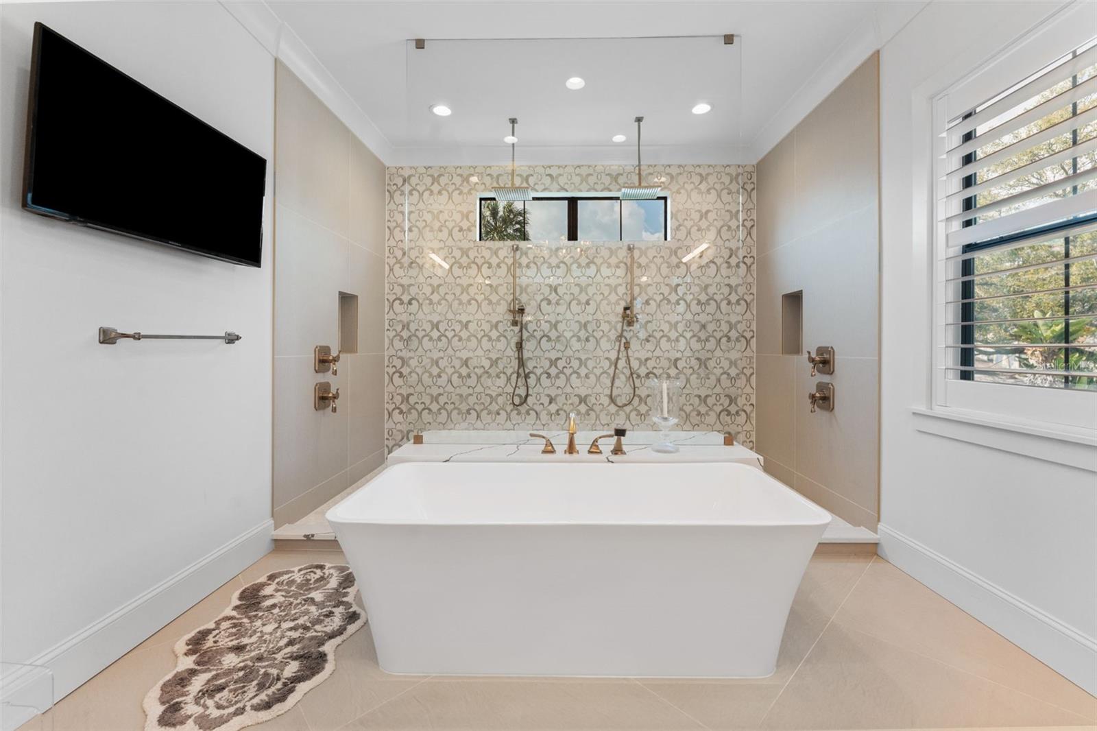 Image 43 of 79 For 209 Hubert Avenue