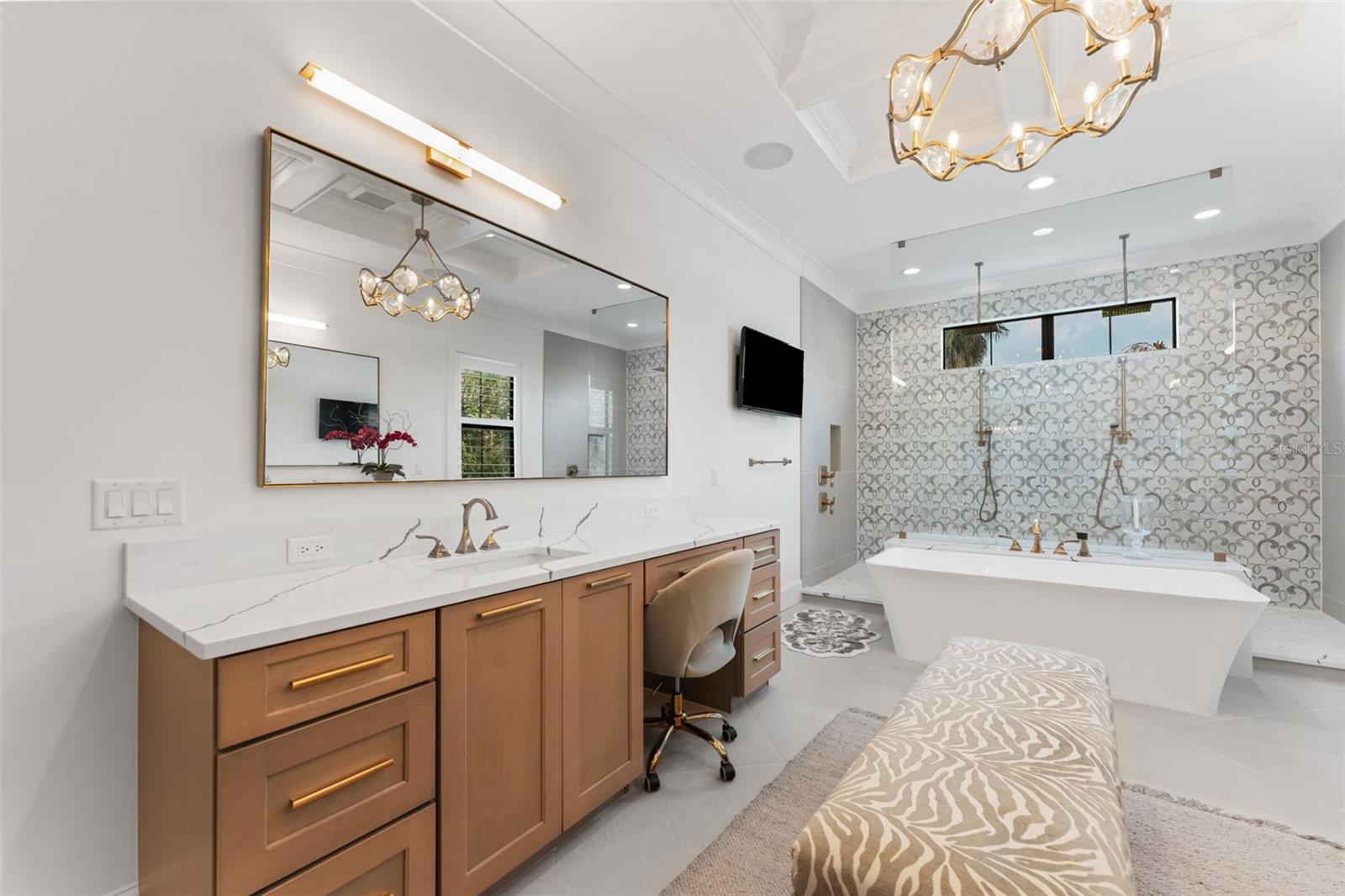 Image 45 of 79 For 209 Hubert Avenue