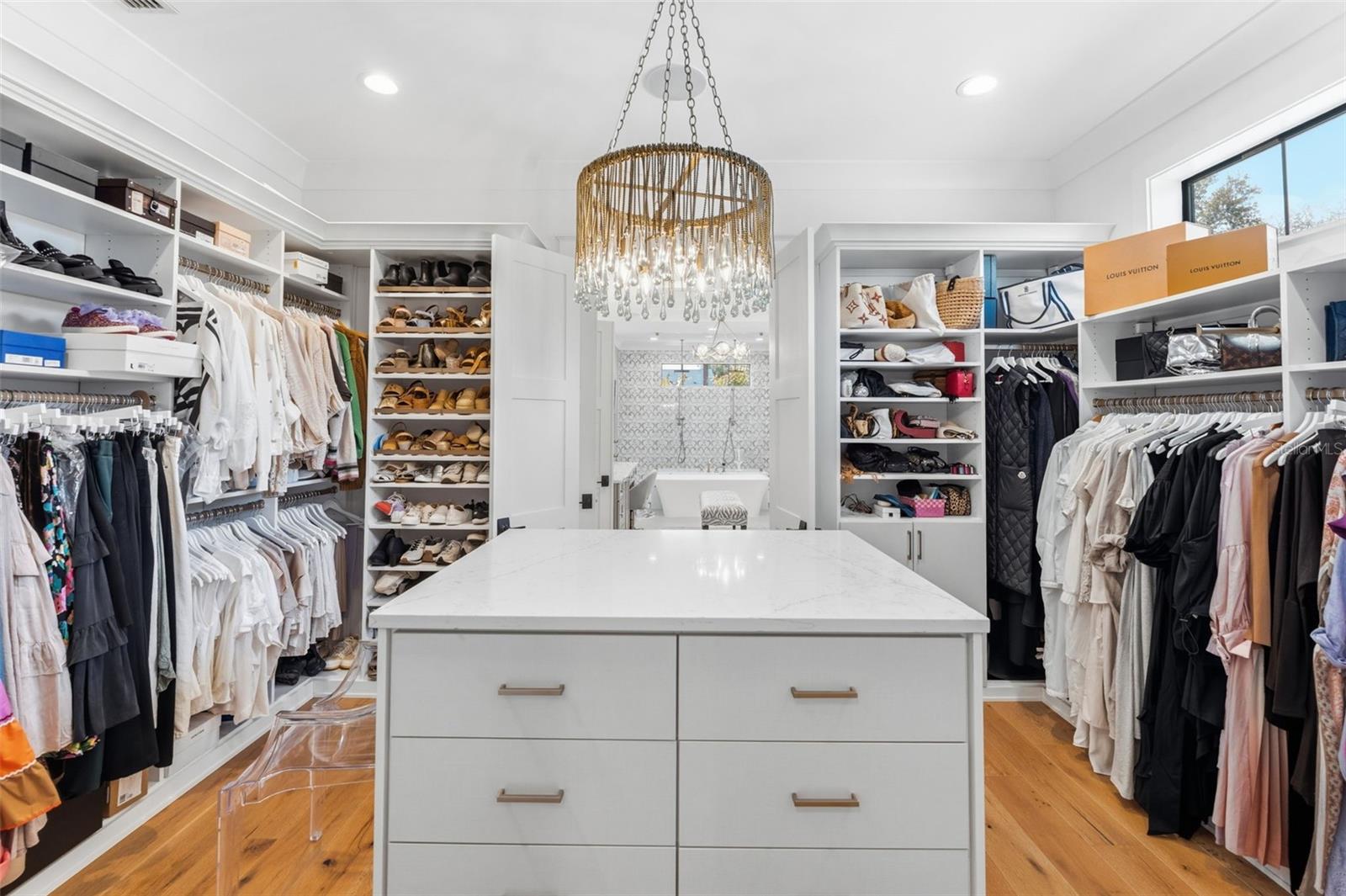 Image 46 of 79 For 209 Hubert Avenue