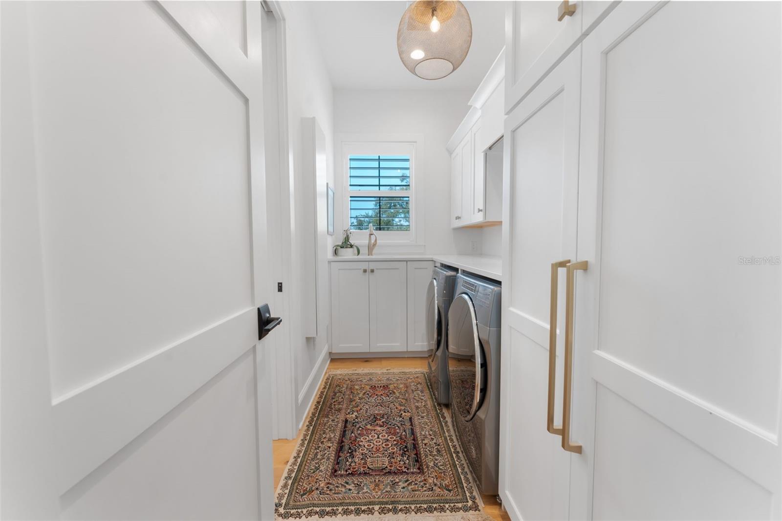 Image 48 of 79 For 209 Hubert Avenue