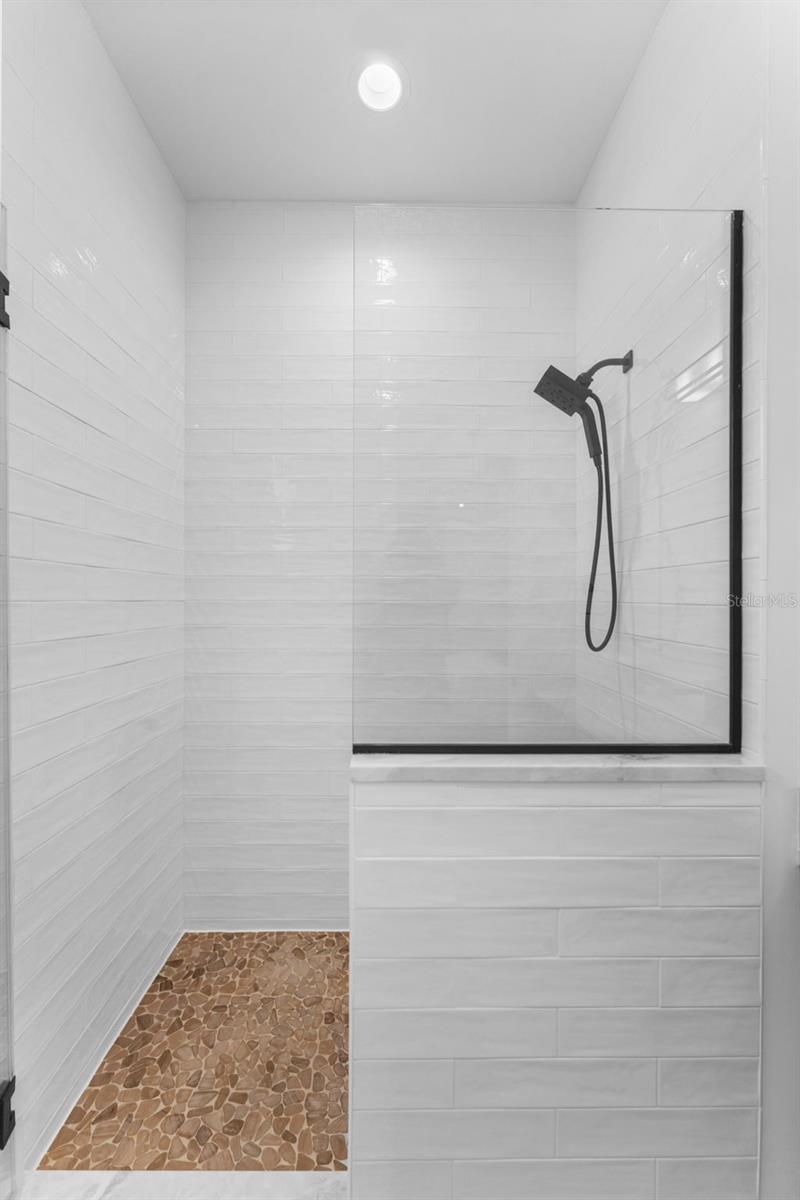 Image 58 of 79 For 209 Hubert Avenue