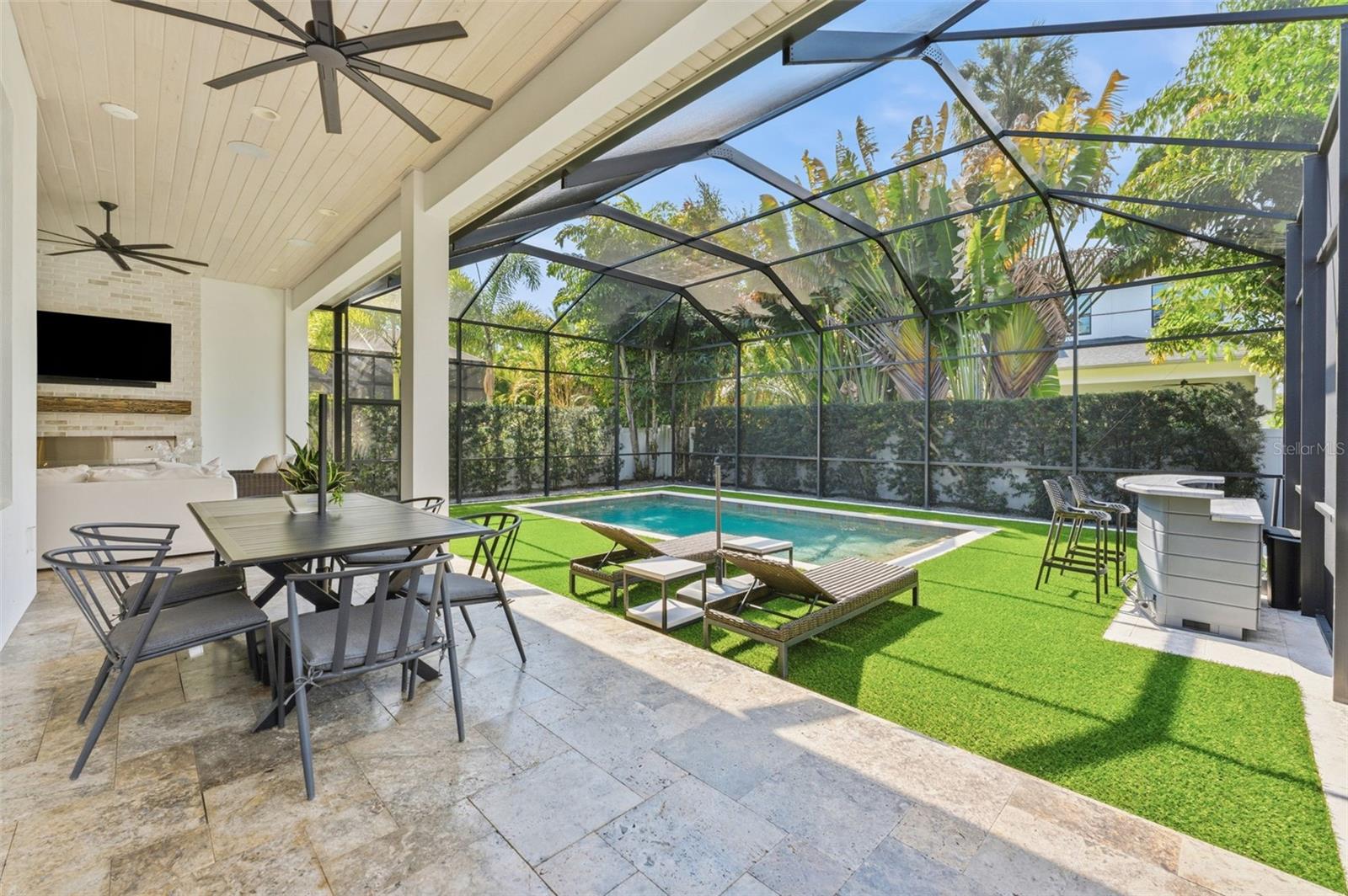 Image 66 of 79 For 209 Hubert Avenue