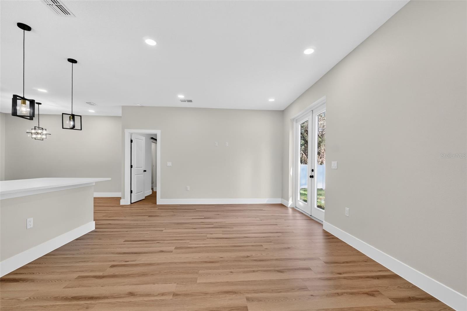Image 20 of 56 For 19340 Center Street