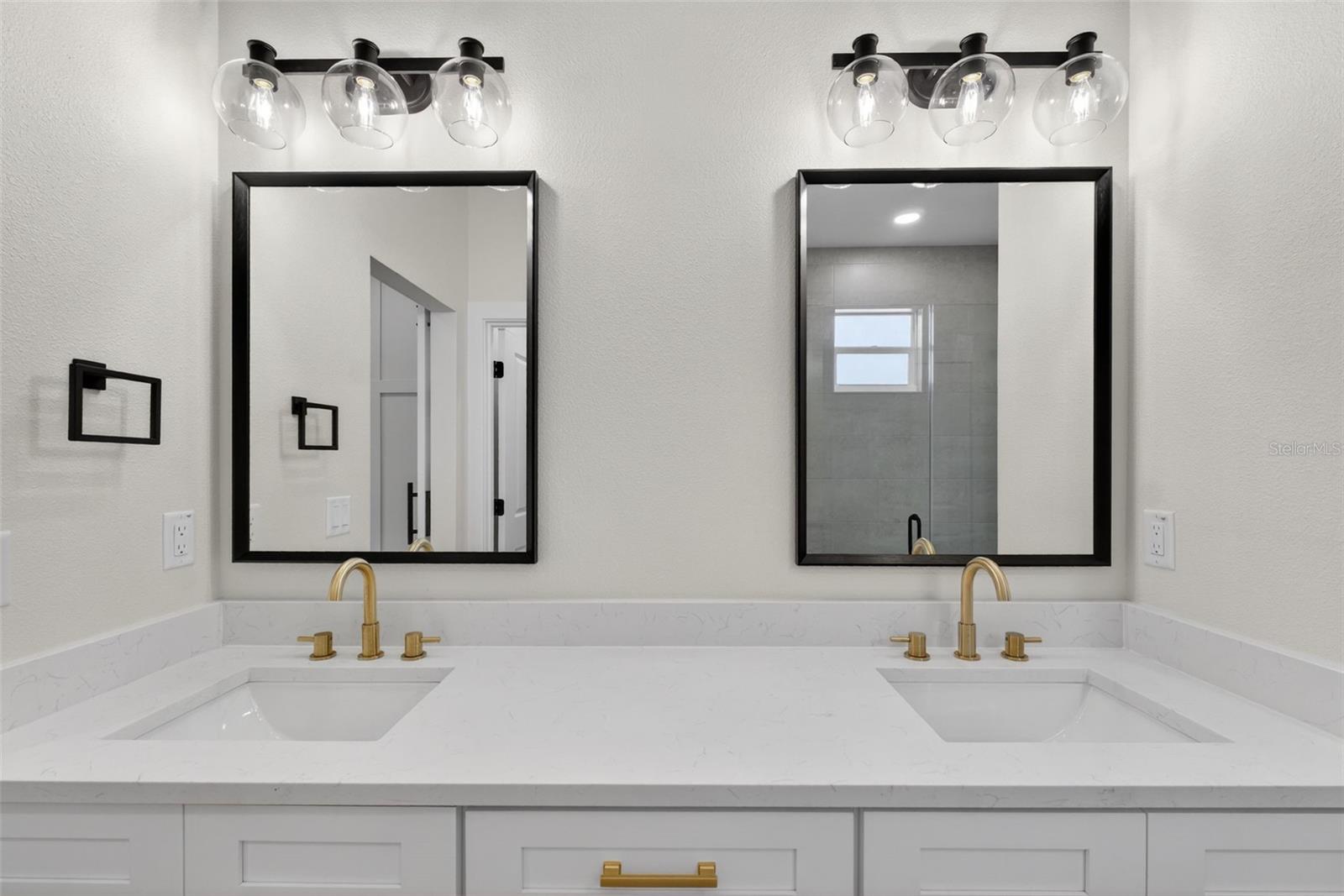 Image 33 of 56 For 19340 Center Street