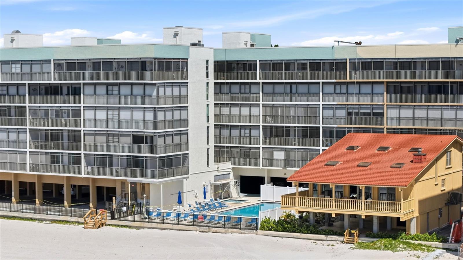 Image 35 of 36 For 14900 Gulf Boulevard 304