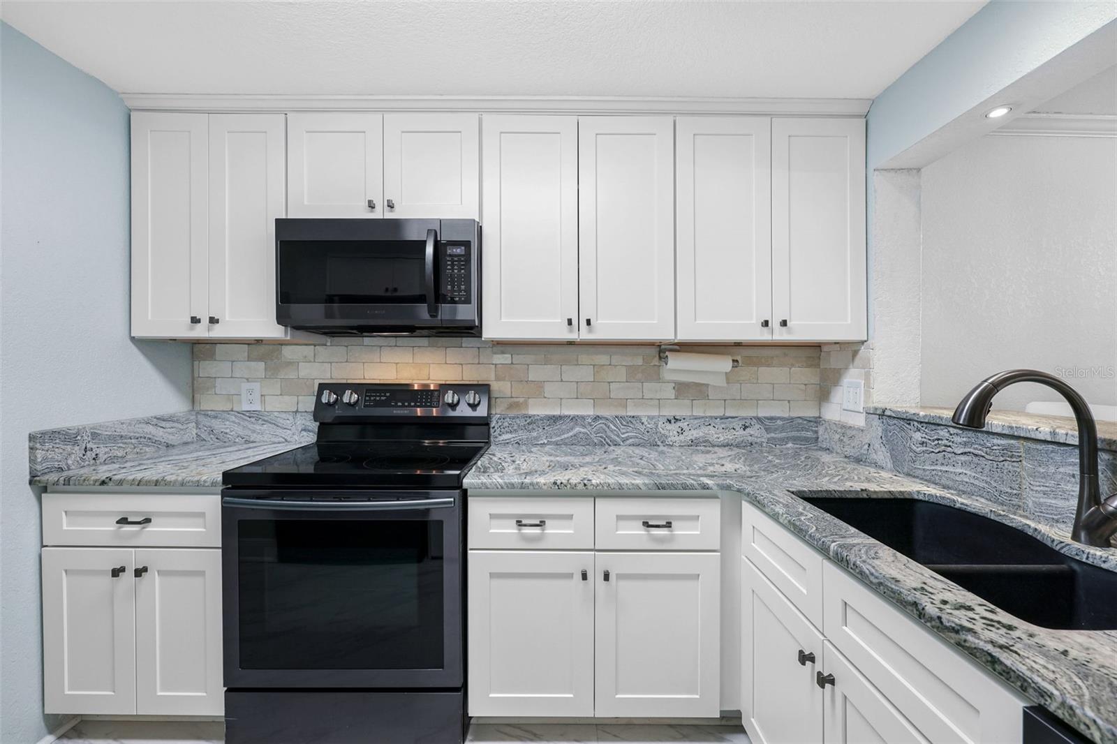 Image 7 of 36 For 14900 Gulf Boulevard 304