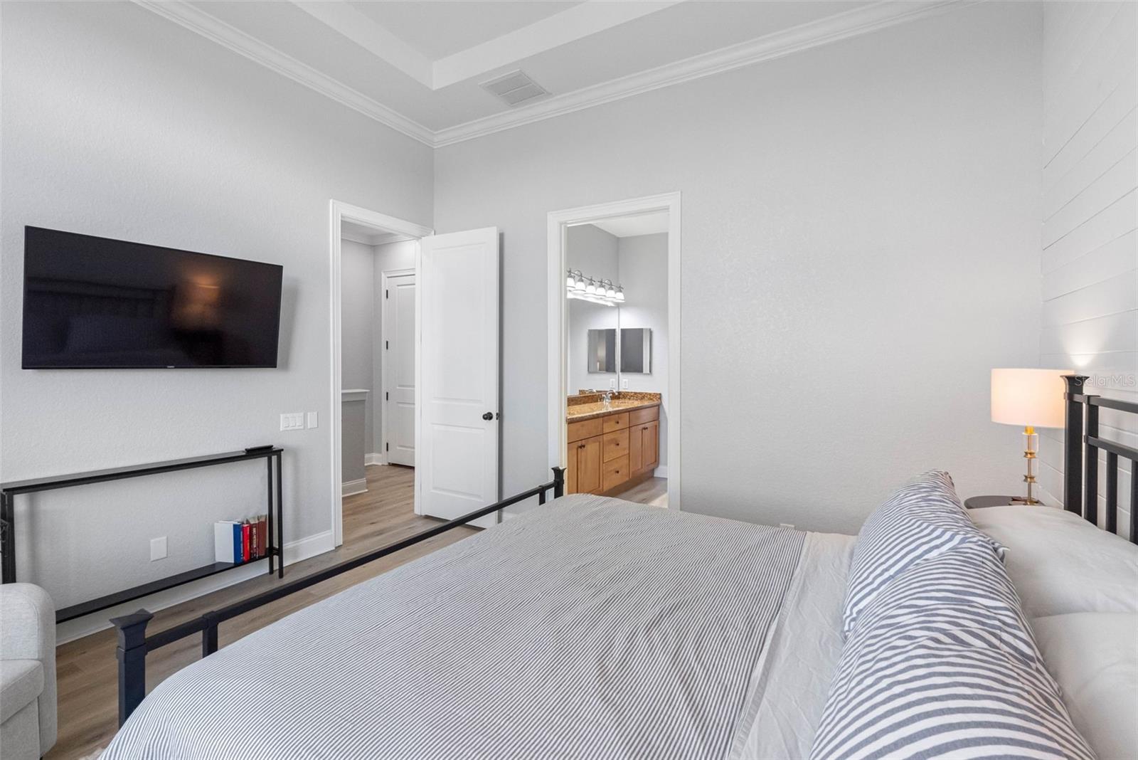 Image 24 of 73 For 6031 Bowen Daniel Drive 105