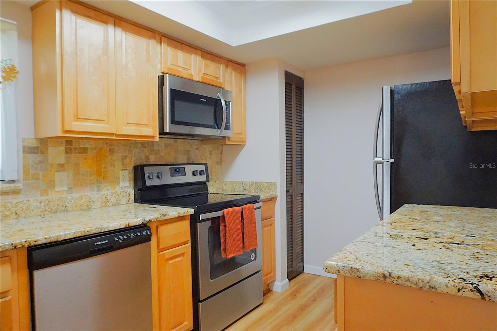 Image 17 of 36 For 13152 Village Chase Circle 1