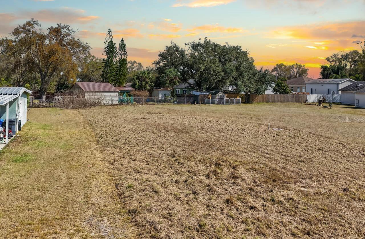 Image 12 of 19 For 910 Lytle St Sw