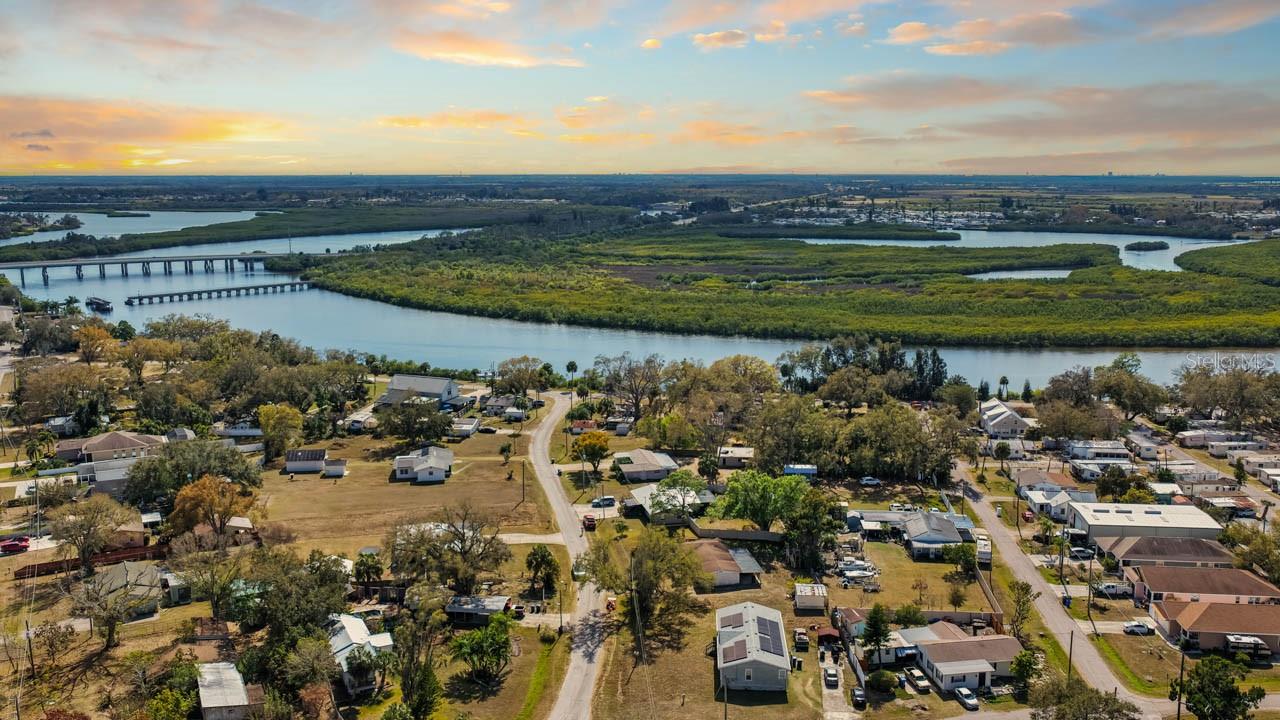 Image 16 of 19 For 910 Lytle St Sw