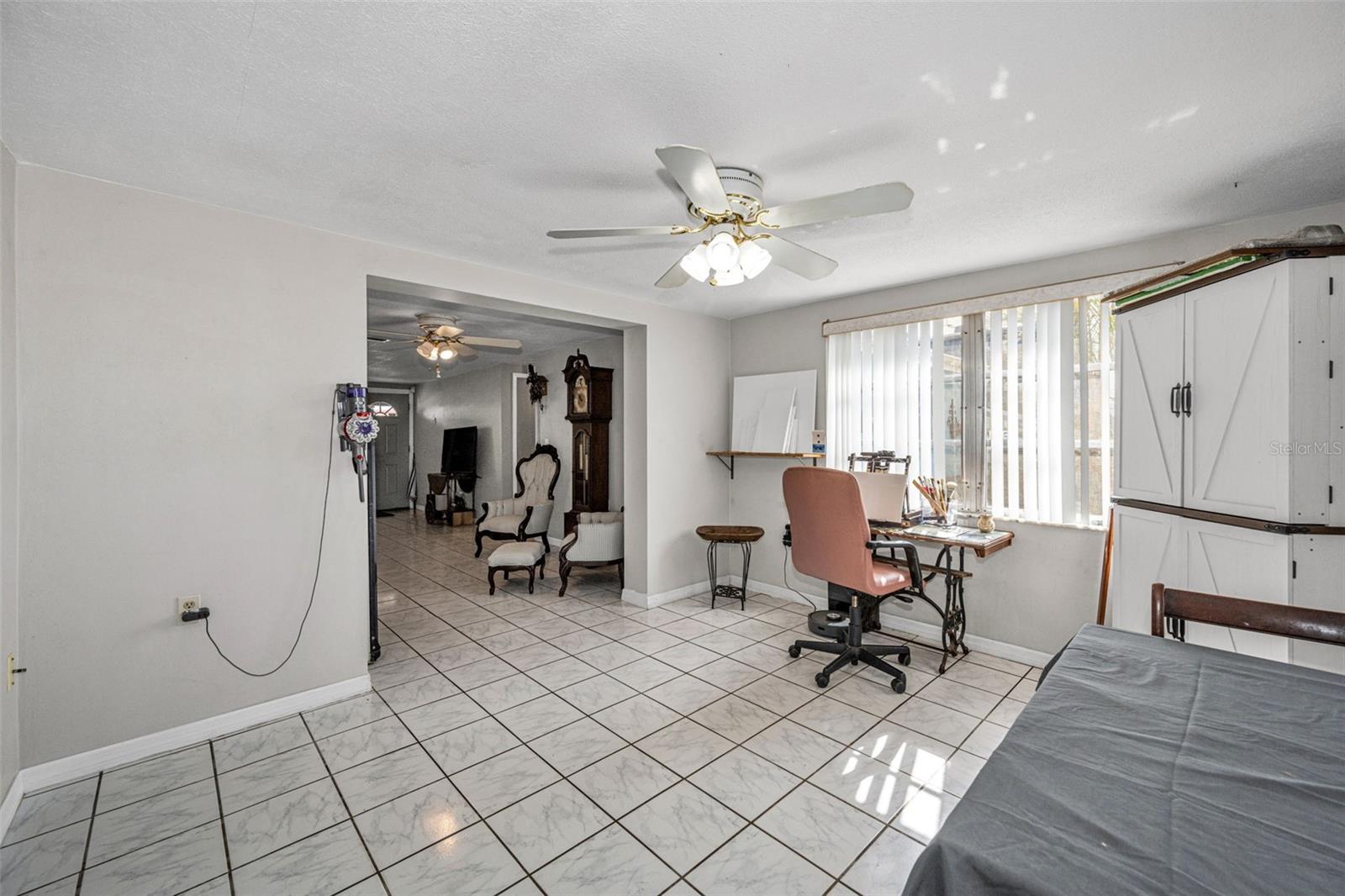 Image 25 of 44 For 1131 Royalwood Drive