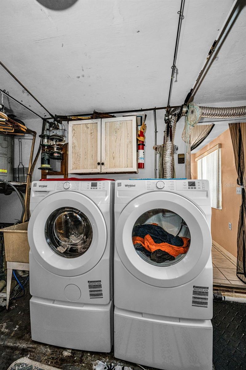 Image 33 of 44 For 1131 Royalwood Drive