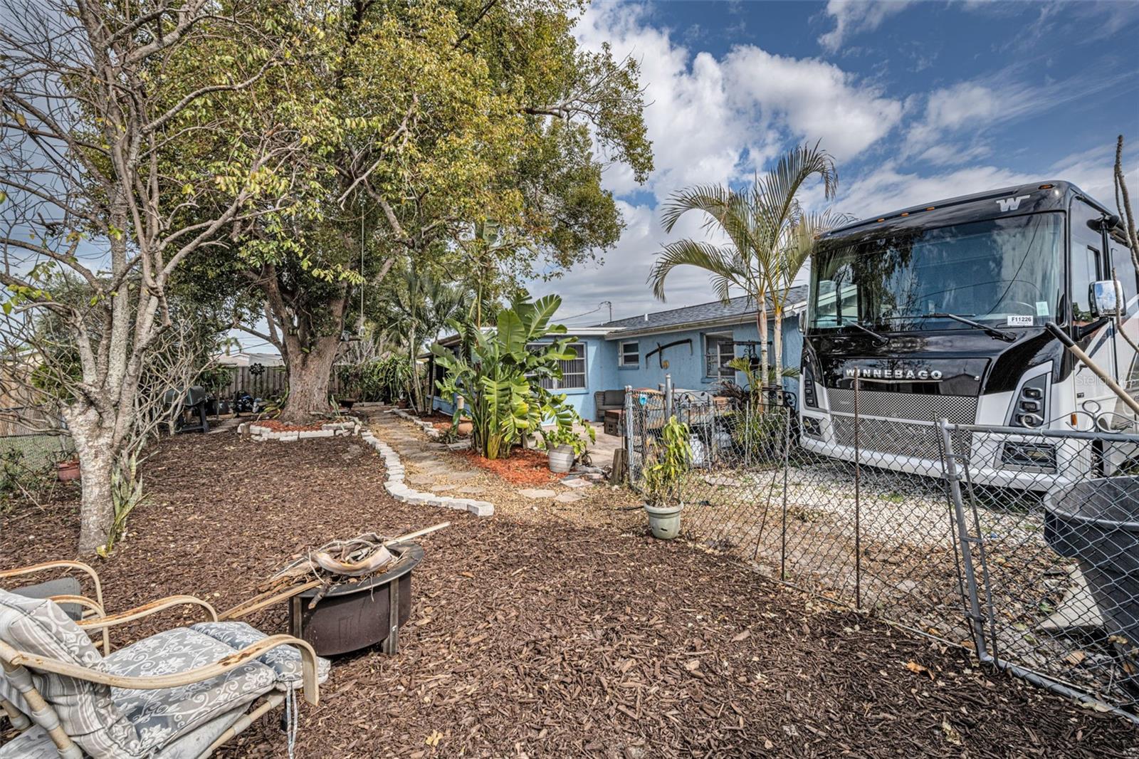 Image 42 of 44 For 1131 Royalwood Drive