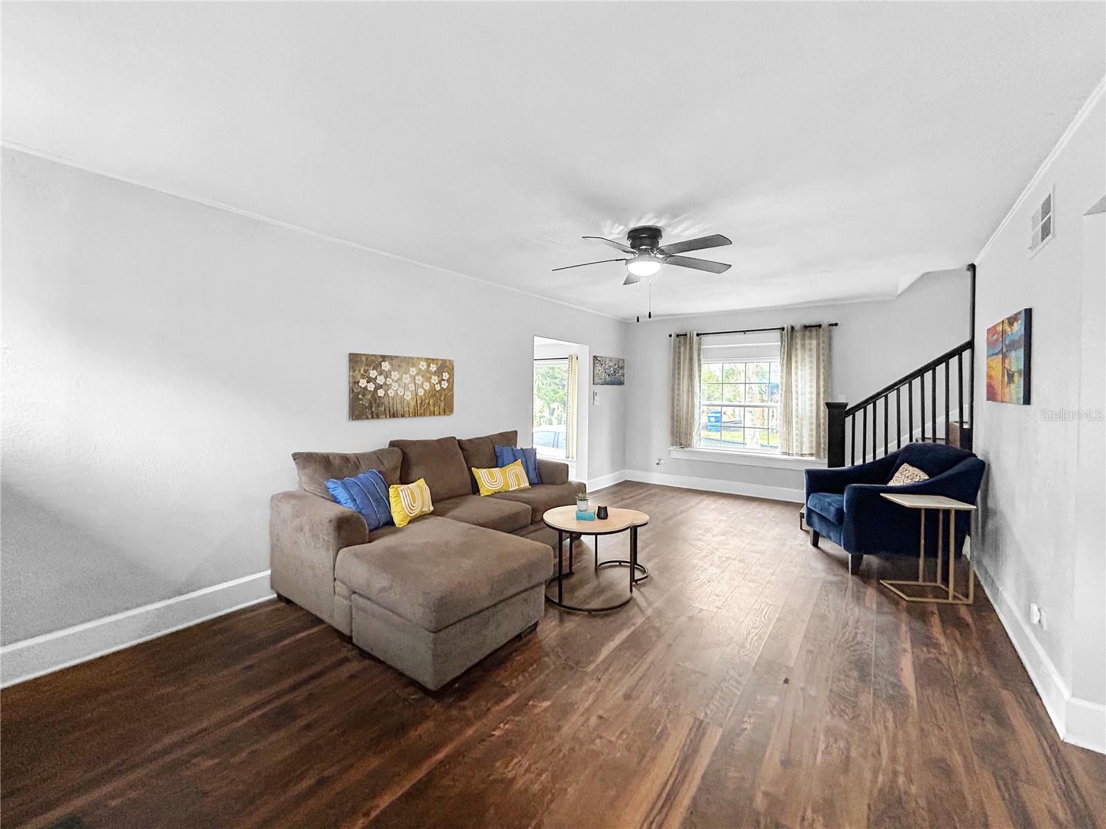 Image 10 of 59 For 626 37th Avenue S