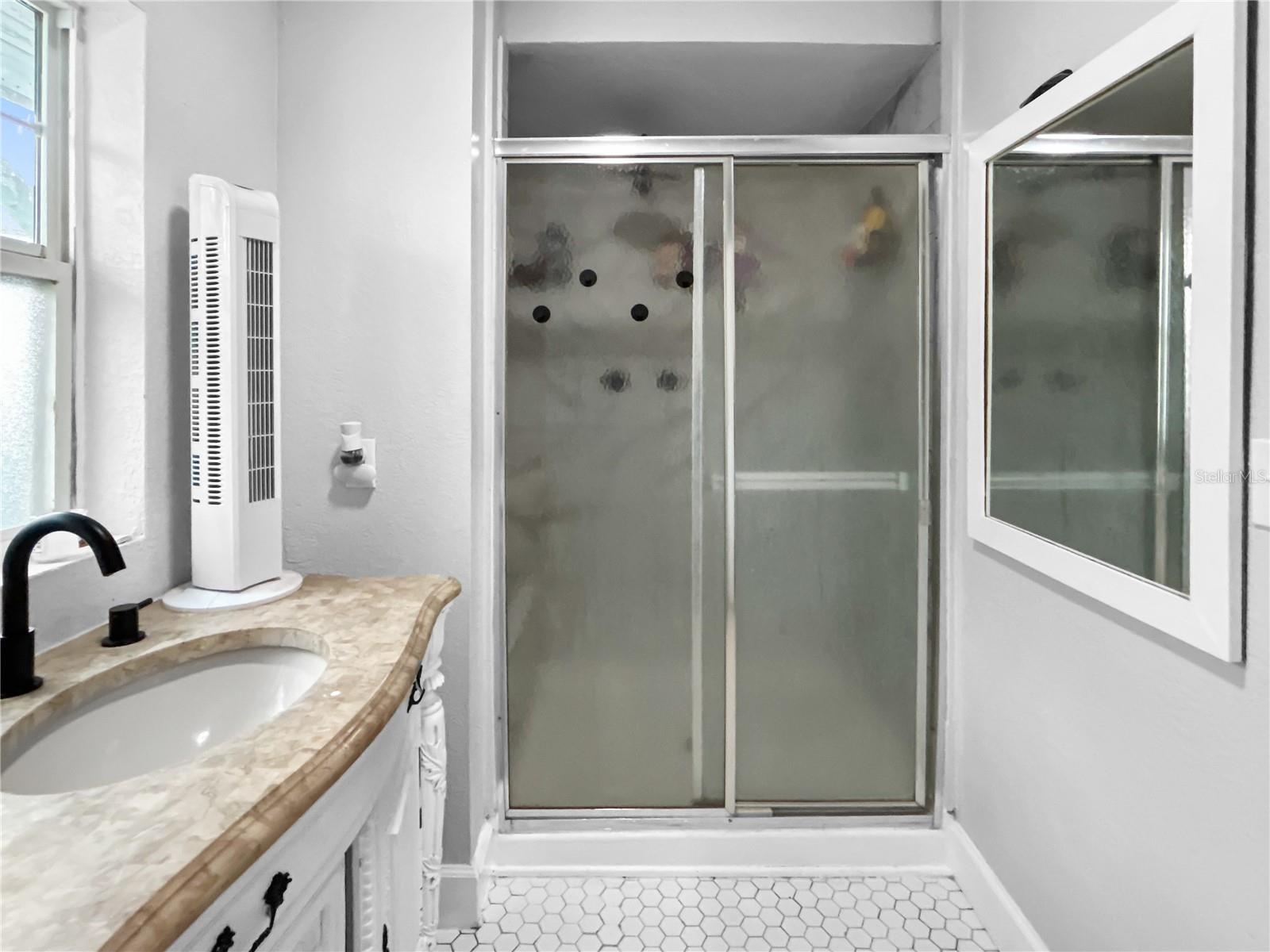 Image 25 of 59 For 626 37th Avenue S