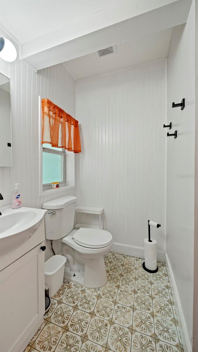 Image 30 of 59 For 626 37th Avenue S