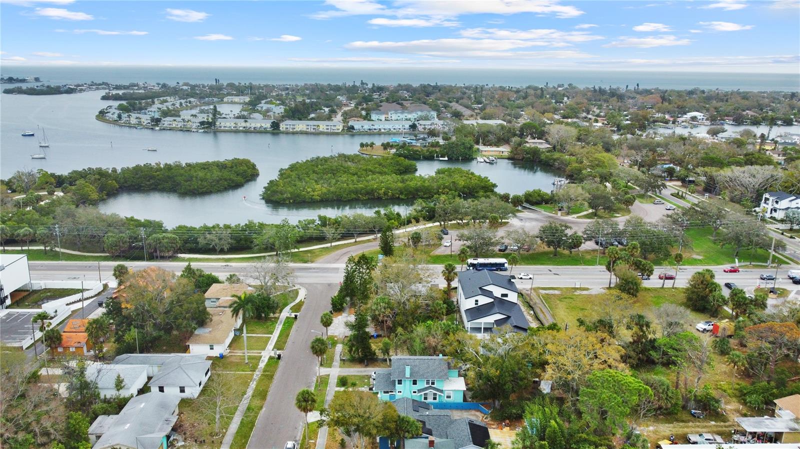 Image 41 of 59 For 626 37th Avenue S