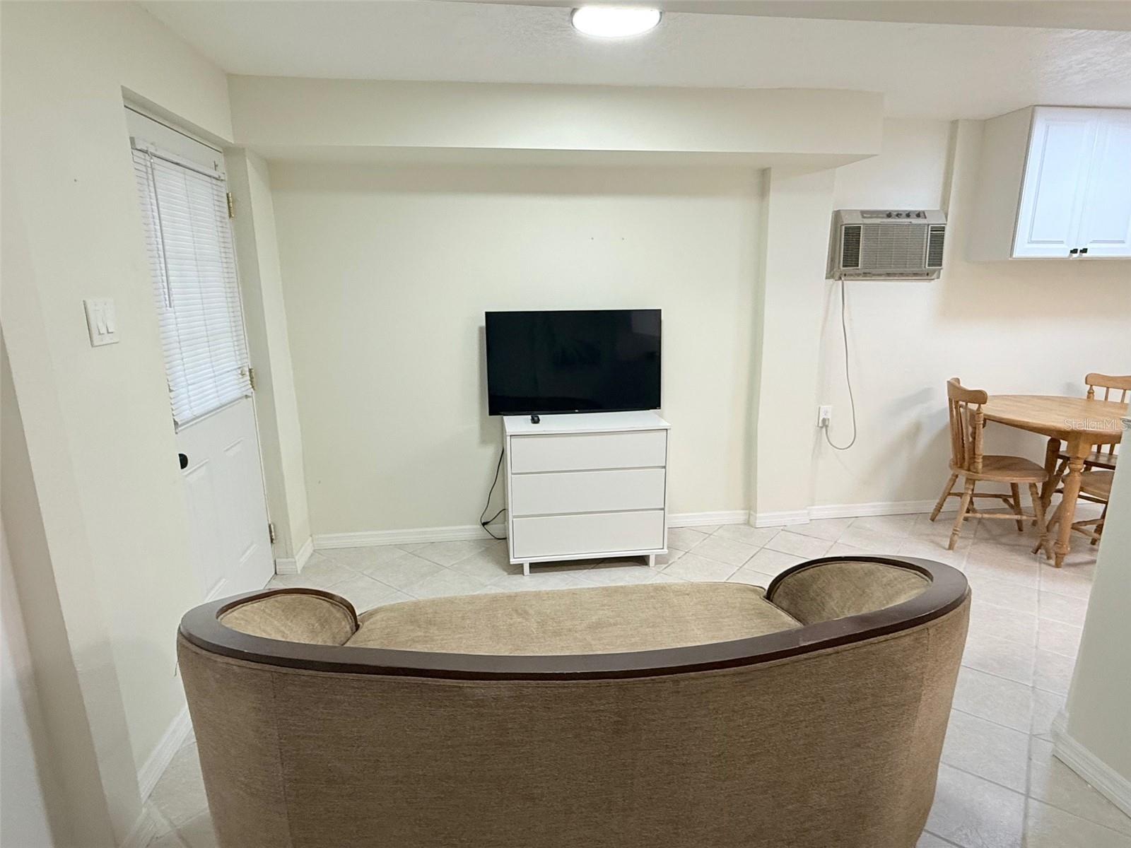 Image 2 of 16 For 707 40th Street W B