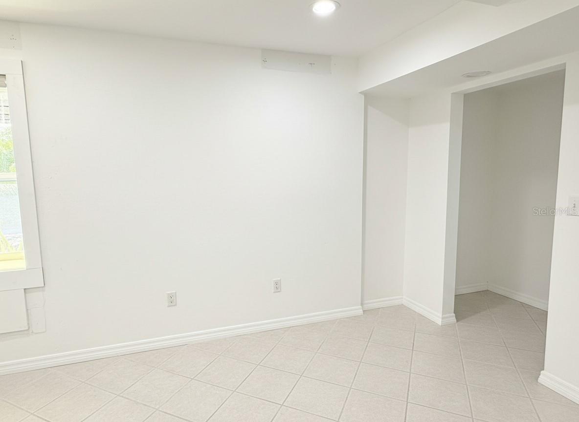 Image 3 of 7 For 707 40th Street W A