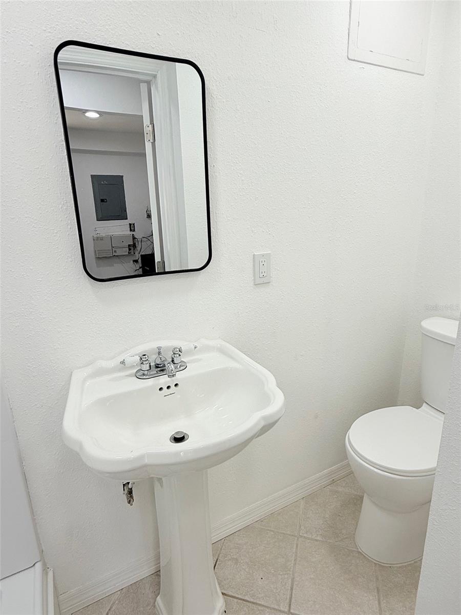 Image 6 of 7 For 707 40th Street W A