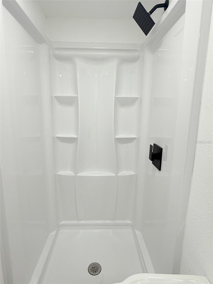 Image 7 of 7 For 707 40th Street W A